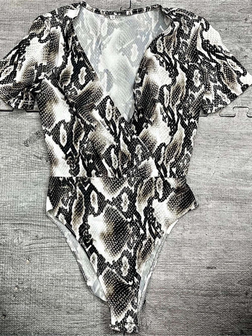 Women’s Snake Print Mesh V-Neck Short Sleeve Thong Bodysuit Teddy Size S